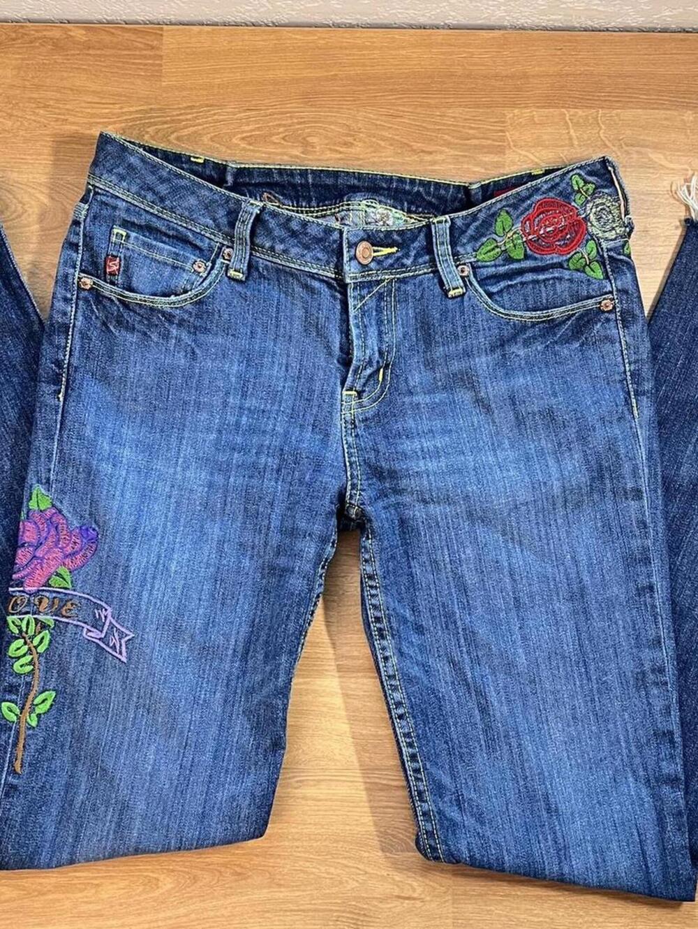 Embroidered Skinny Jeans